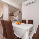 Apartamento 2 Bedroom Amazing In Biograd Na Moru