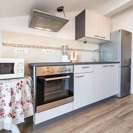 Lovely In * Biograd Na Moru