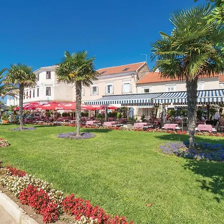 Appartement Lovely In *