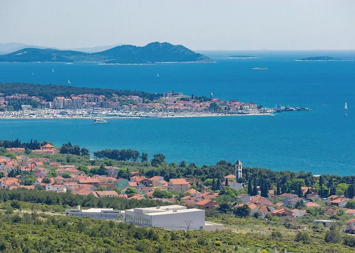 Lovely In Daire Biograd Na Moru